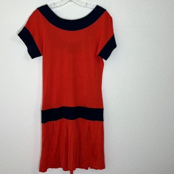 DIANE VON FURTENBERG “Coso" Orange Red& Navy Silk Pleated Dress. Size 8 - Picture 5 of 7